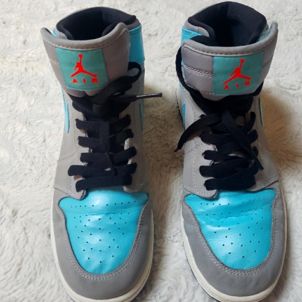 Nike 2015 AIR JORDAN 1 MID GS TIDE POOL SZ 7Y 332148 BABY BLUE GREY MID SNEAKER - Picture 1 of 12